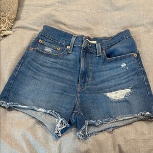 Women’s Levi denim shorts